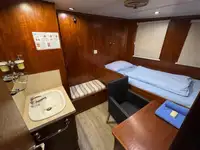 Containerskepp till salu