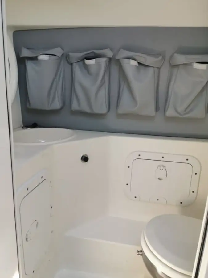Styv uppblåsbar båt till salu