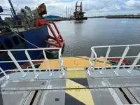 Containerskepp till salu
