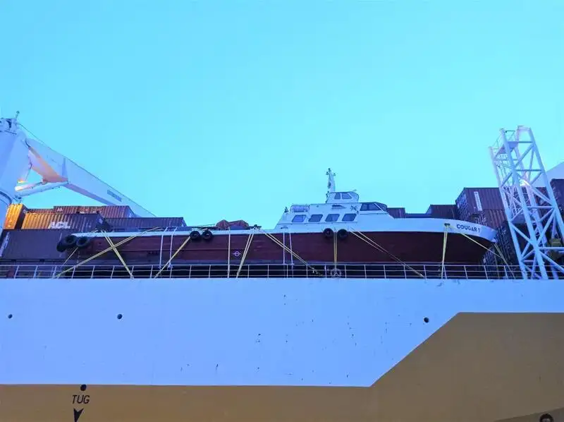 Containerskepp till salu