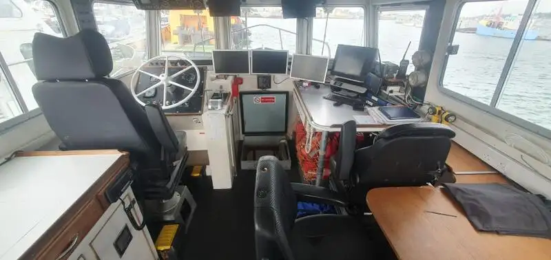 Containerskepp till salu