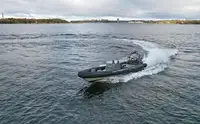 Styv uppblåsbar båt till salu
