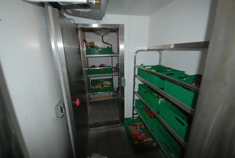 Landstigningsfartyg, tank till salu