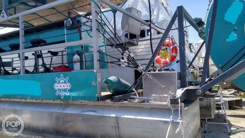 Containerskepp till salu