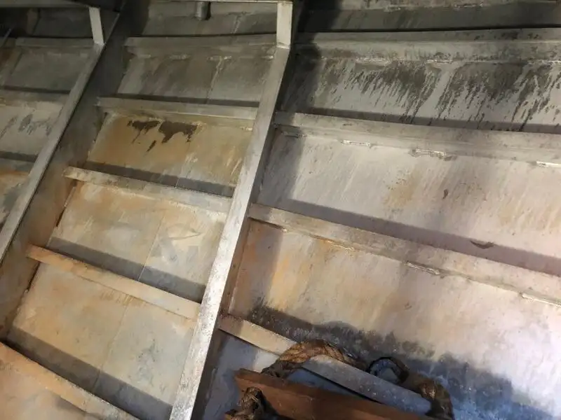 Containerskepp till salu