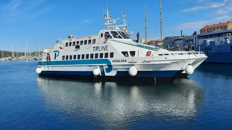 Katamaran till salu