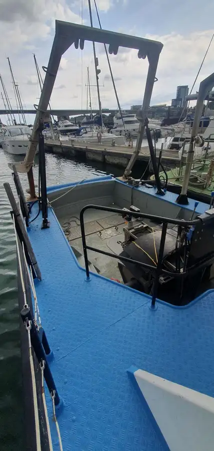 Containerskepp till salu