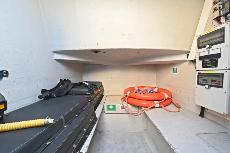 Styv uppblåsbar båt till salu