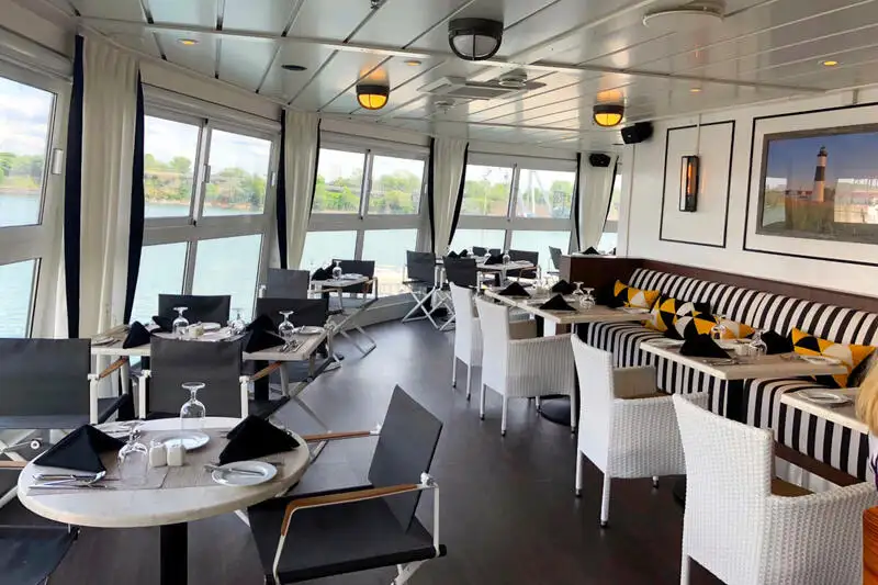 Passagerarfartyg till salu