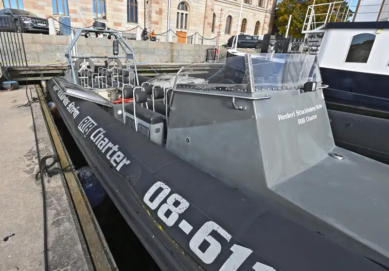 Styv uppblåsbar båt till salu