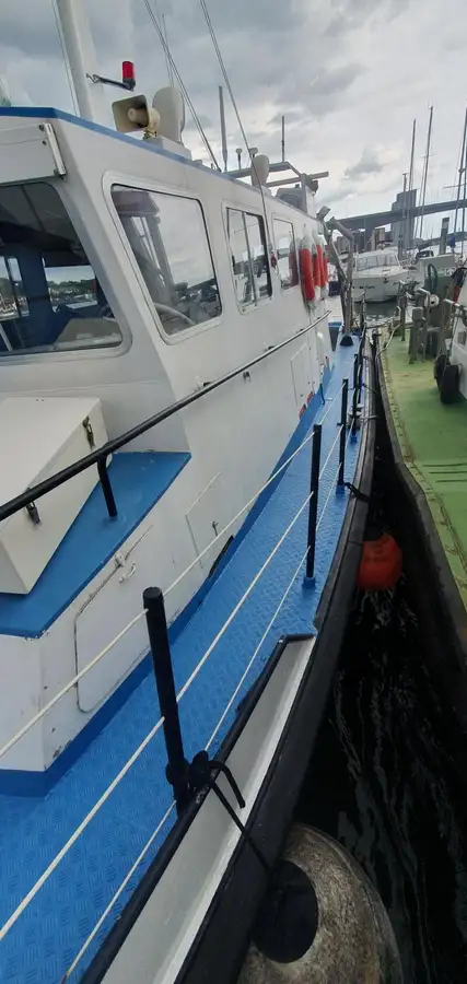 Containerskepp till salu
