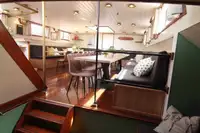 Flytande hotell till salu