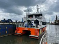 Containerskepp till salu