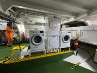 Containerskepp till salu