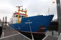 Floating hotel till salu