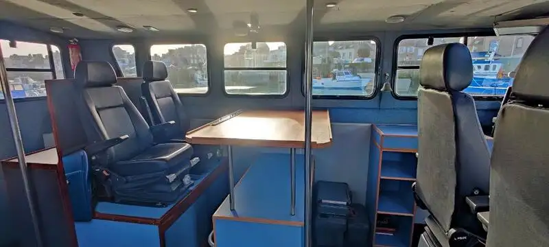 Containerskepp till salu