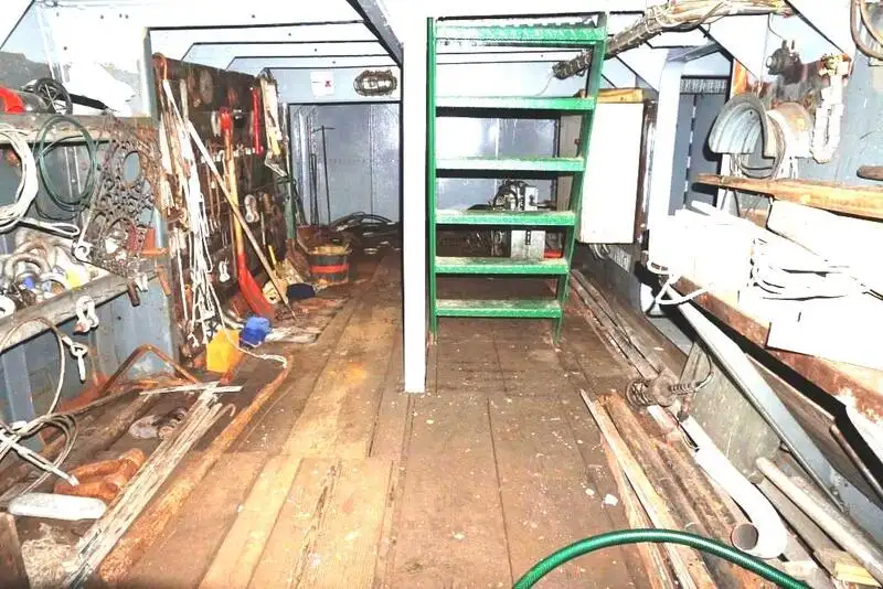Kranfartyg till salu