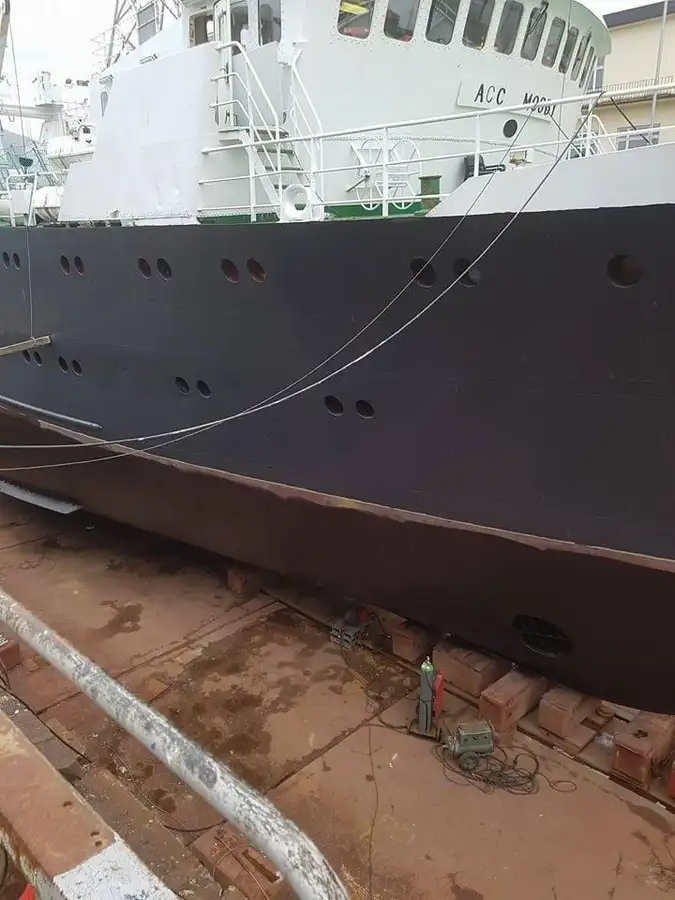 Containerskepp till salu
