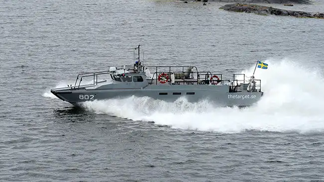 Militära fartyg till salu