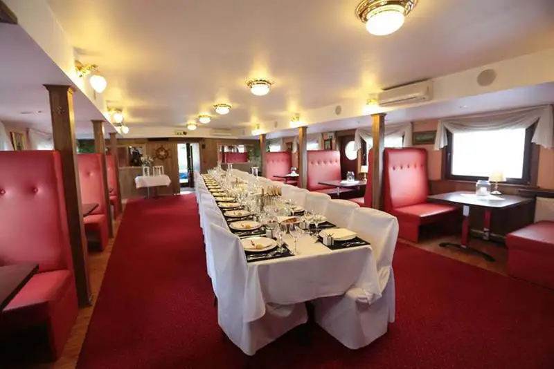 Containerskepp till salu