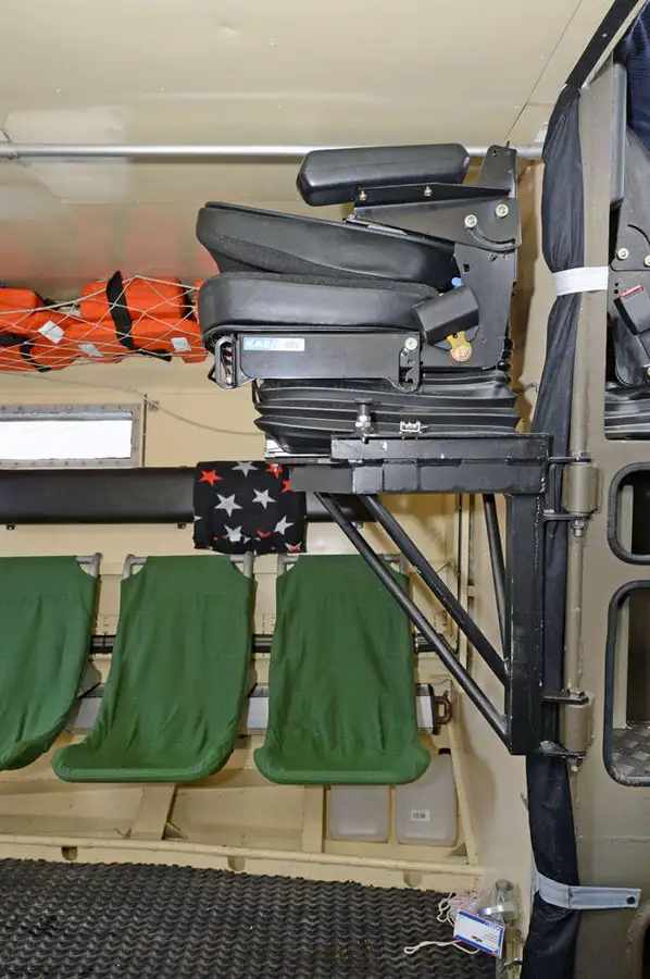 Militära fartyg till salu