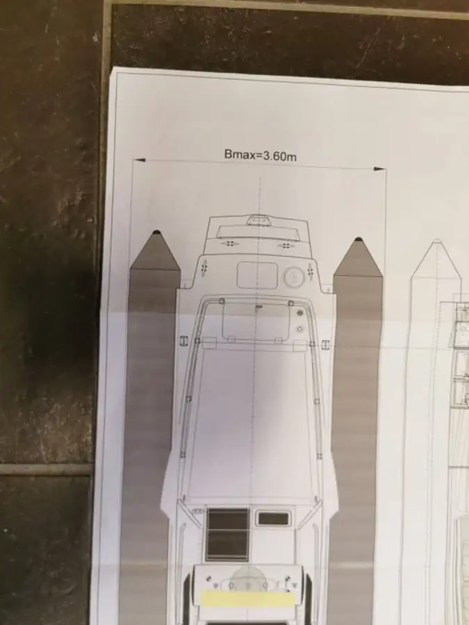 Styv uppblåsbar båt till salu