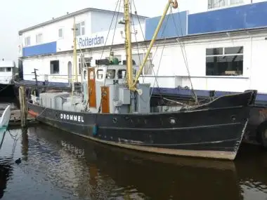 Pråm till salu