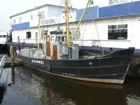 Pråm till salu