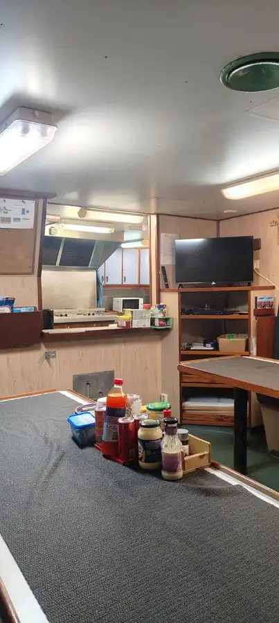Försörjningsfartyg till salu