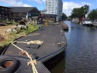 Pråm till salu