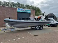 Styv uppblåsbar båt till salu