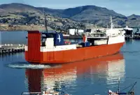 Containerskepp till salu