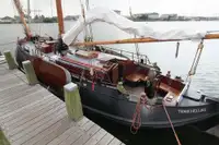 Pråm till salu