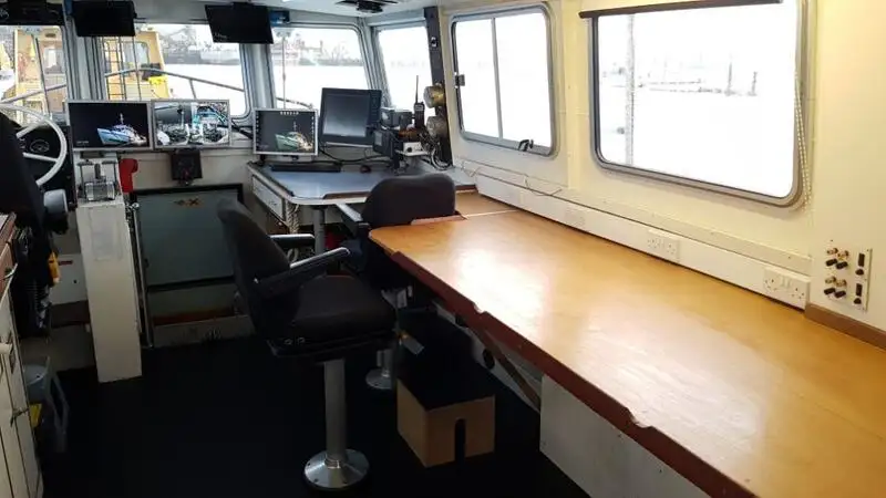 Containerskepp till salu