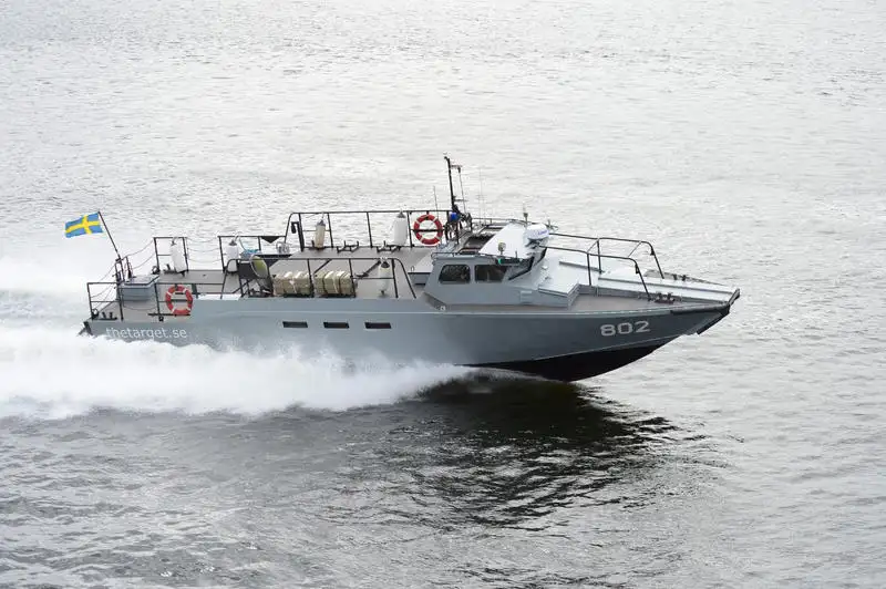 Militära fartyg till salu