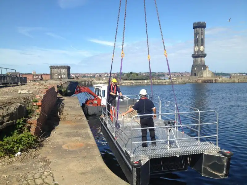 Containerskepp till salu