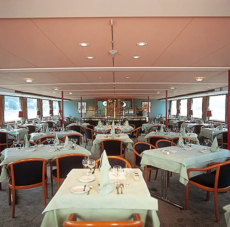 Flytande hotell till salu