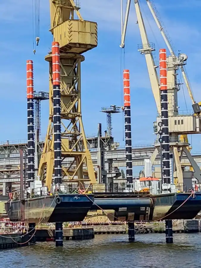 Pråm till salu