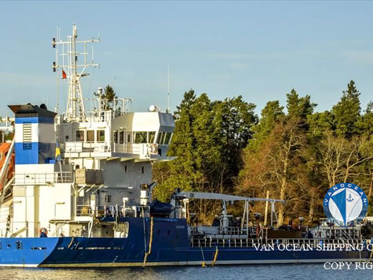 Olje-/kemikalietanker till salu