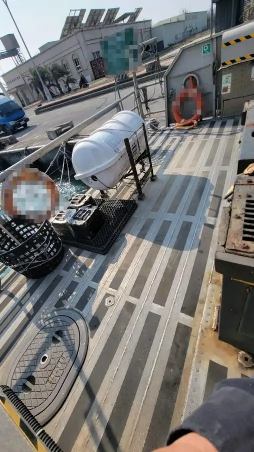 Containerskepp till salu
