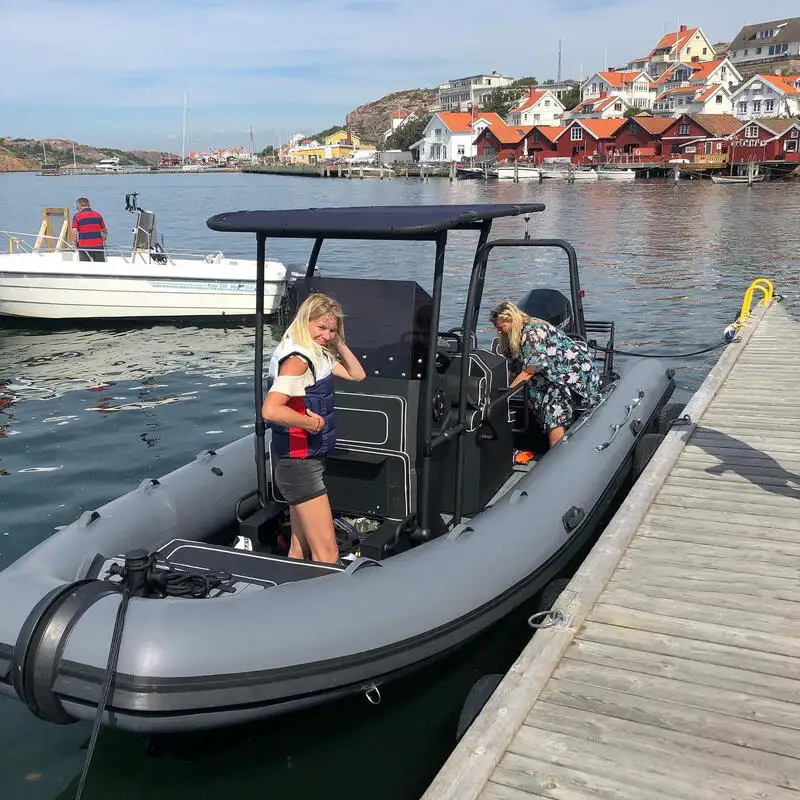 Styv uppblåsbar båt till salu