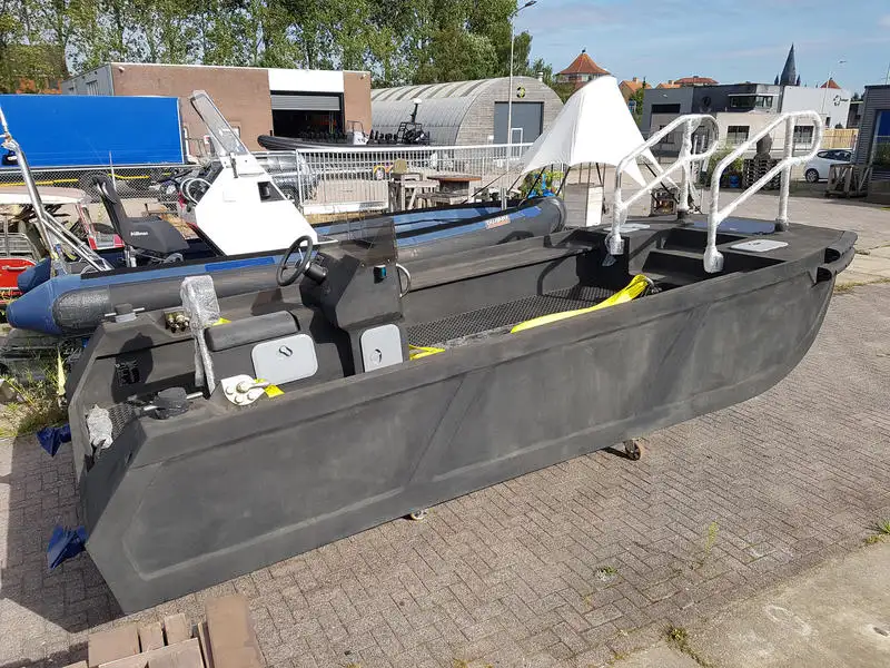 Containerskepp till salu