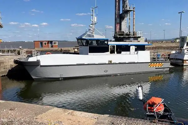 Containerskepp till salu