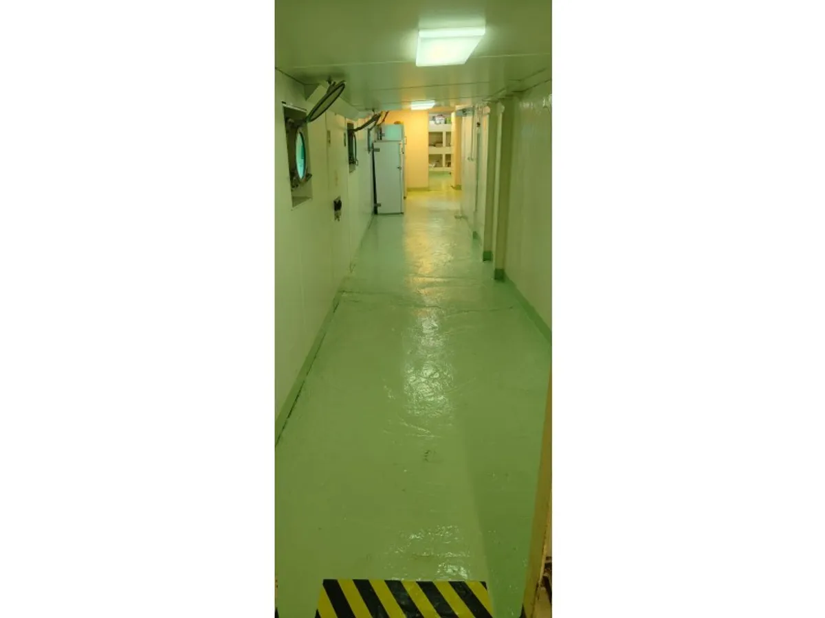 Försörjningsfartyg till salu