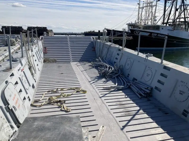 Landstigningsfartyg, tank till salu