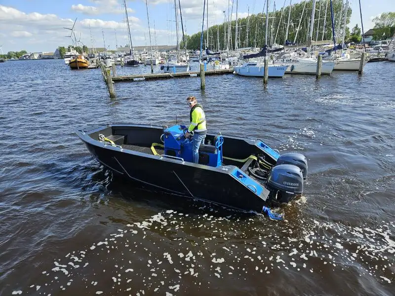 Containerskepp till salu