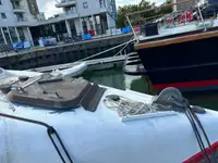 Räddningsbåt till salu