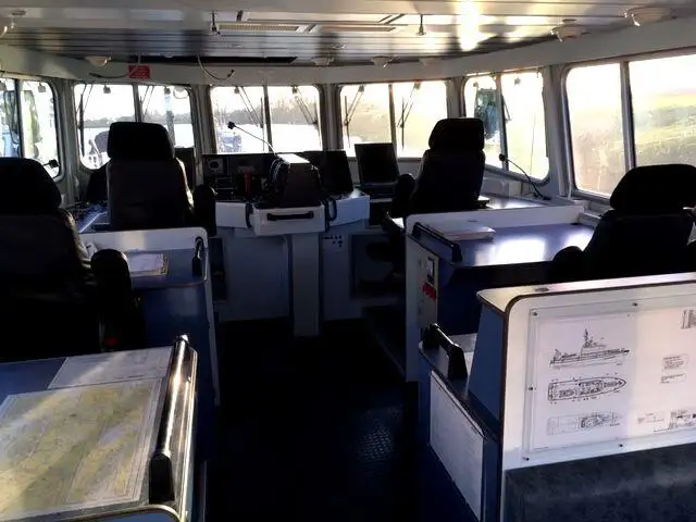 Undersökningsfartyg till salu