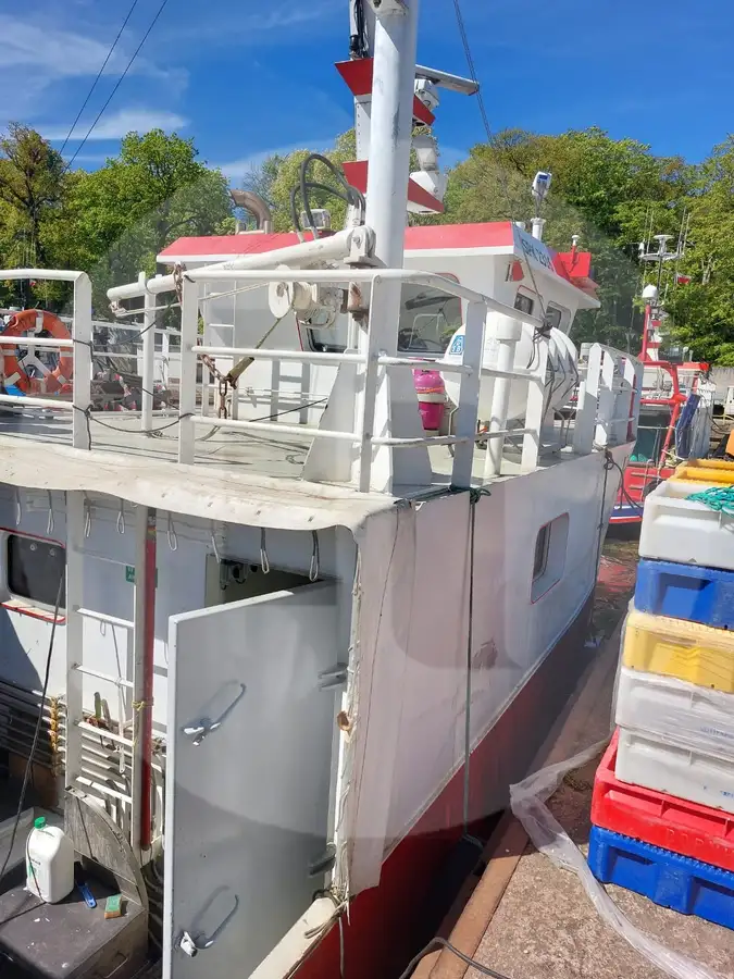 Levande fisktransportfartyg till salu