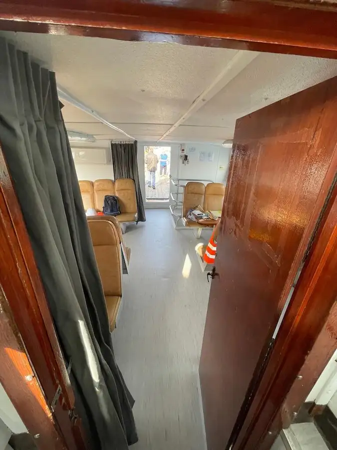 Containerskepp till salu